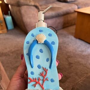 Bathroom lotion dispenser